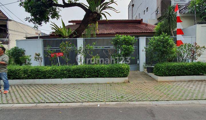 RUMAH SATU LANTAI AREA PREMIUM KEBAYORAN BARU 1