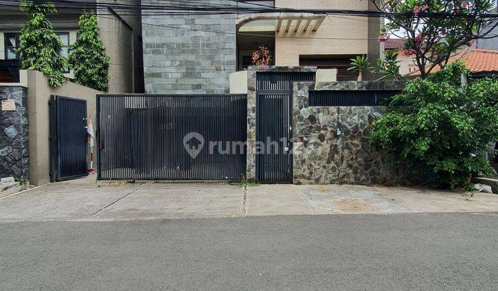 RUMAH 3 LANTAI DI CINIRU KEBAYORAN BARU JAKARTA SELATAN 1