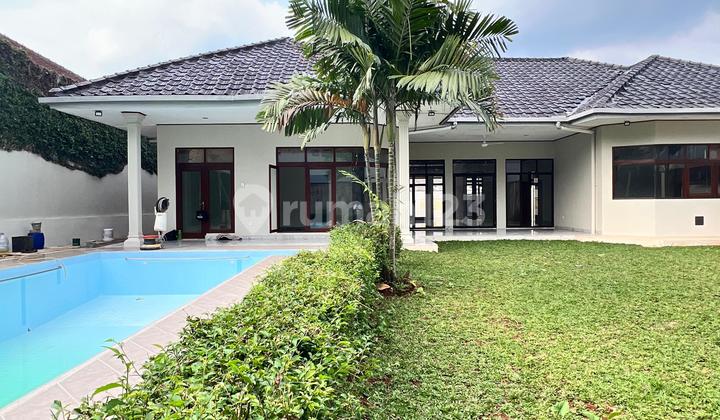 Rumah 1 Lantai Halaman Luas Cocok Hunian atau Dibangun Kost