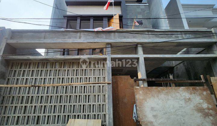 Brand New House 3 Lantai Pondok Indah Jakarta Selatan 2