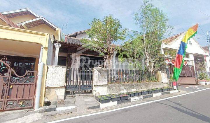 Rumah Hadap Timur Laut di Daerah Tegalsari , Semarang Ve 7241  2