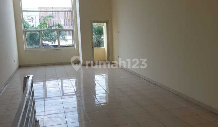 Ready-to-Occupy 2-Storey Shop House for Rent at Royal Marina Square, Semarang 2