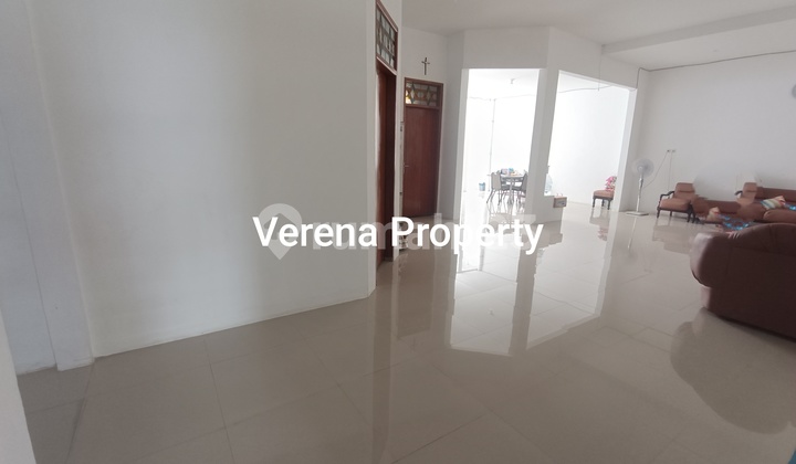 Rumah Jual Bagus Terawat Di Puri Anjasmoro, Semarang 2