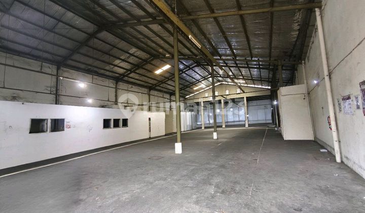 Gudang Jual Bagus Siap Pakai Di Kedungmundu, Semarang 1