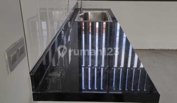 Ruang Usaha Jual di Gajah Mungkur, Semarang 2