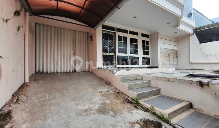 Rented House 4+1 KT in Pondok Hasanudin, North Semarang 1