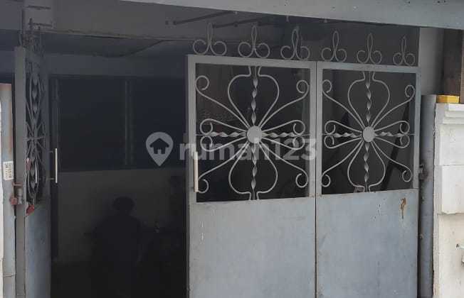 House for Sale in Teluk Gong, Ready to Occupy 2