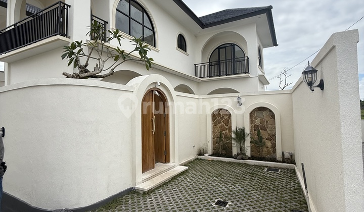 Rent a New Villa in Buduk Munggu, Badung, Bali, Close to Canggu