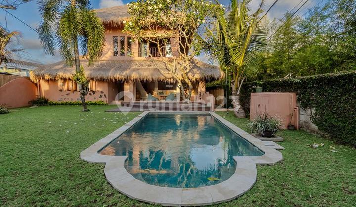 Rent/ Sewa Big Gardent Villa At Umalas Kuta Bali Near Canggu