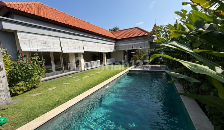 Rent/ Sewa Villa With Gardent At Berawa Canggu Kuta Bali