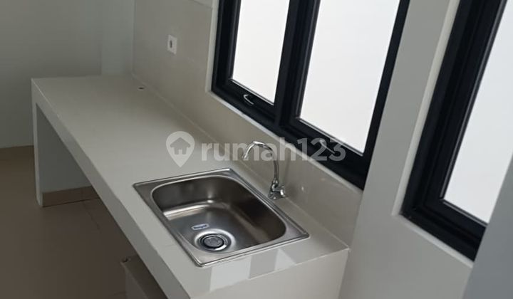 Rumah minimalis siap huni 1,95 M, 45 jt/thn di summarecon Crwon gading Bekasi 2