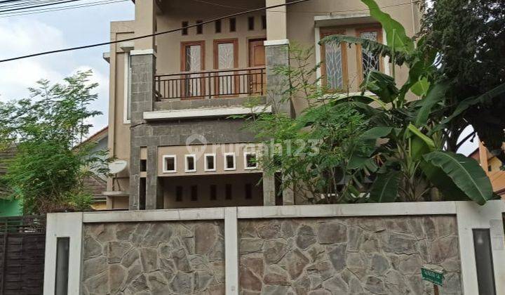 Dijual Rumah 2 Lantai Hook di Perumahan di Jatiwarna Bekasi 2