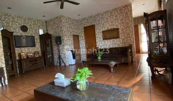 Rumah Asri Cantik Teduh di Jatiwaringin Jakarta Timur 2