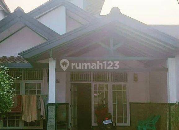 Rumah 2 Lantai Semi Furnished SHM di Jatiwaringin Bekasi, Bekasi 2