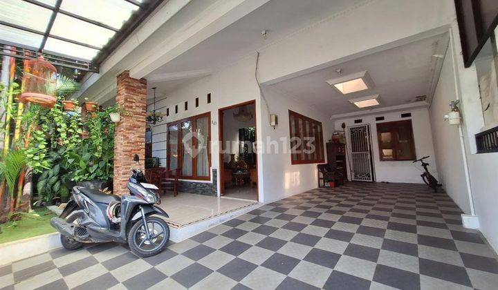 Rumah 2 Lantai Bagus Semi Furnished SHM di Kemang Pratama Bekasi 1