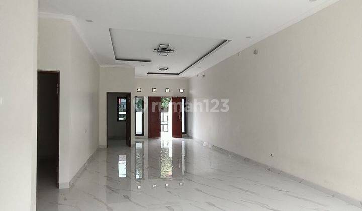 Rumah 2 Lantai Bagus SHM di Rumah Di Jatimakmur Bekasi 2