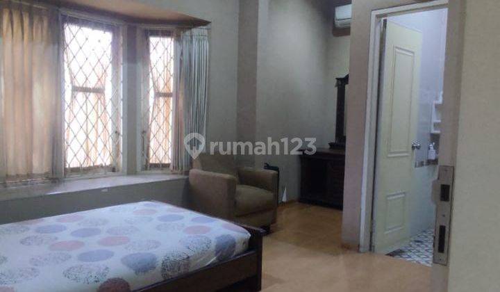 Rumah 2 Lantai Bagus Kokoh Semi Furnished SHM di Jakarta Timur 2