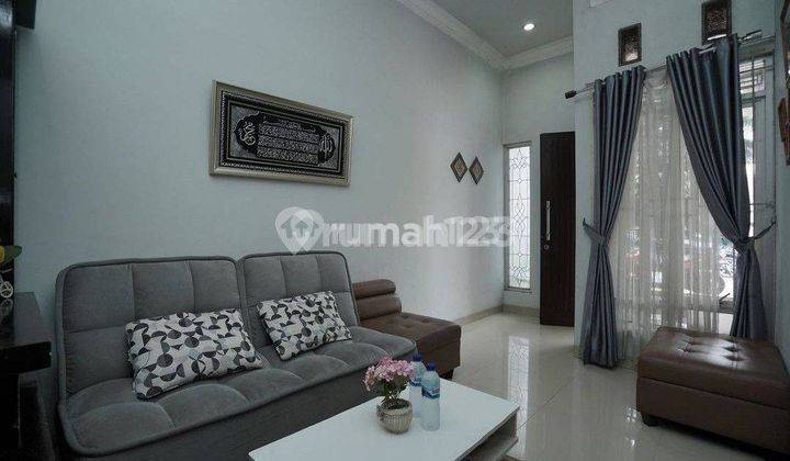 Rumah 2 Lantai Bagus 900jt SHM di Cluster Komsen Jatiasih Bekasi 1