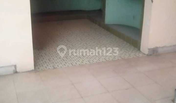 A ready-to-occupy 2-story house in Petojo Melintang, Central Jakarta 2