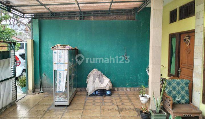 garasi/carport rumah 2 lantai siap huni