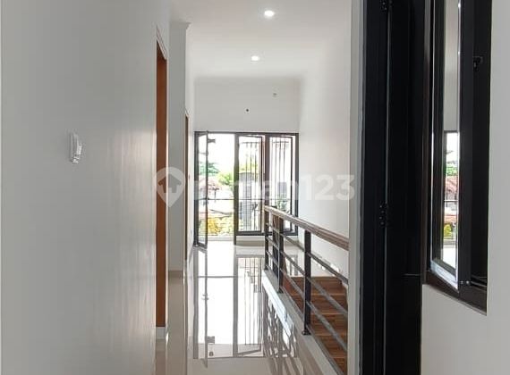 Rumah 2 Lantai Scandinavian Siap Huni di Pondok Kelapa Jakarta Timur 2