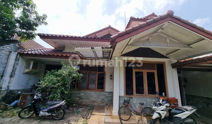 Rumah besar siap huni jual dibawah harga pasar di Pulo Gebang Cakung Jakut