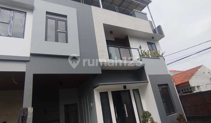 3-Story House Ready to Occupy in a Cluster in Pejaten, Pasar Minggu, South Jakarta