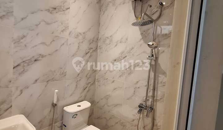 Rumah 2 lantai bagus siap huni di pondok gede housing 1 Bekasi 2