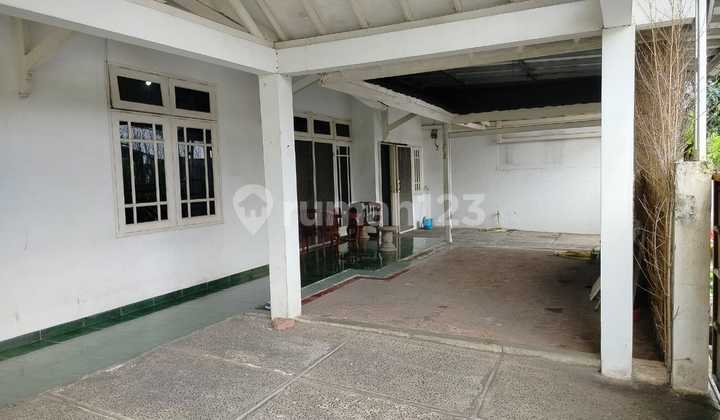 Rumah hook 2 lantai luas siap huni strategis di Galaxy Bekasi