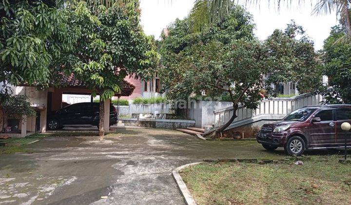 Rumah lama sejuk halaman luas 800 m2 siap huni jatikramat Bekasi 1