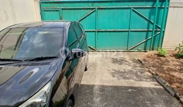 Land area 2517 m2 with a bonus 150 m2 ready-to-occupy house in Cikunir Bekasi.