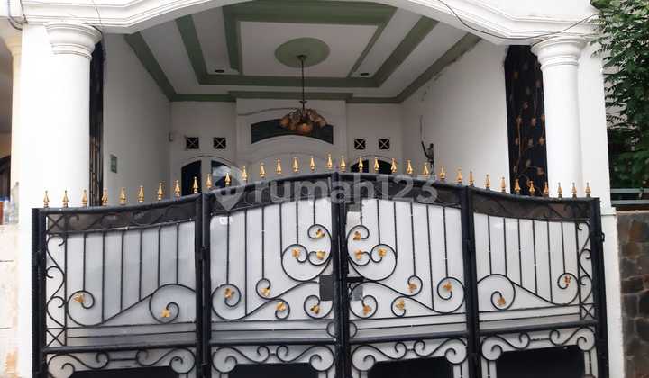 Minimalist 2-story house ready to occupy, strategic location in Duren Sawit, East Jakarta