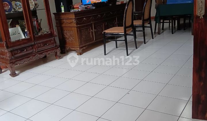 Rumah cantik 2 lantai siap huni strategis di kemang pratama bekasi 2