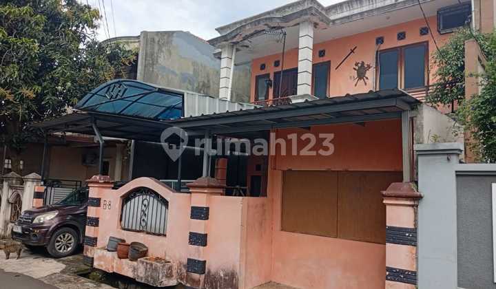 Spacious Strong House for Quick Sale, No Flooding in Swatantra Jati Asih, Bekasi 1