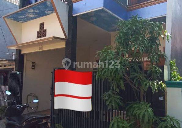 Rumah 3 Lantai Bagus 800jt SHM di Perumahan Karang Satria Bekasi 2