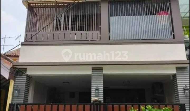 Rumah 3 lantai bagus siap huni di kemang pratama 2 Bekasi