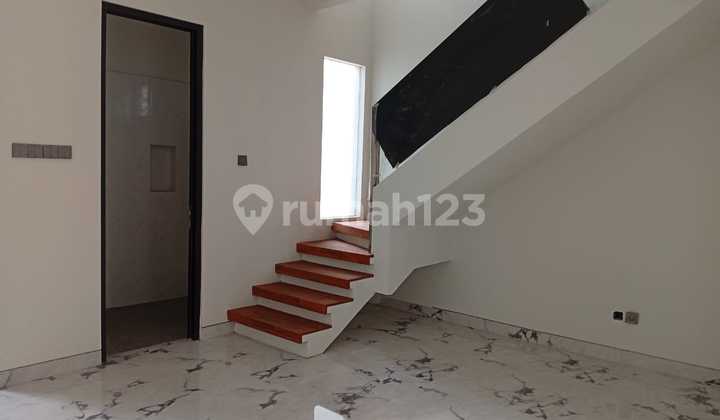 Rumah bagus 2 lantai siap huni strategis di cluster jl ratna bekasi 2