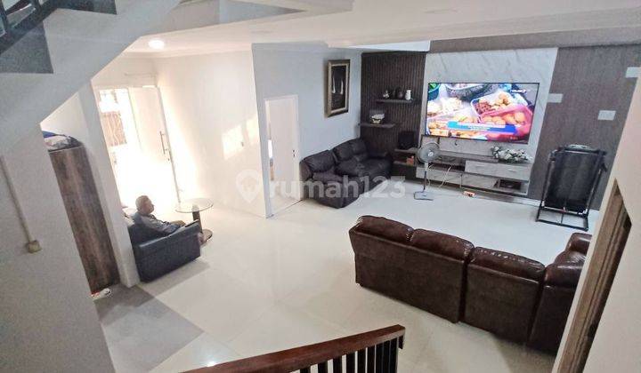 Rumah 2 Lantai Bagus 2.5 M SHM Perumahan Besar Jati Asih Bekasi 1