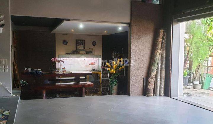 Rumah 2.5 Lantai Bagus Semi Furnished SHM di Jatiwaringin Bekasi  2