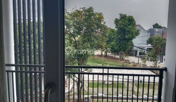 Rumah 2 Lantai Bagus SHM di Jatiwaringin Asri Pondok Gede Bekasi 2