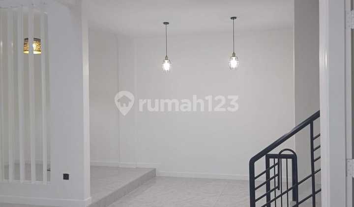 Rumah hook bagus mewah siap huni strategis di grand galaxy Bekasi 2