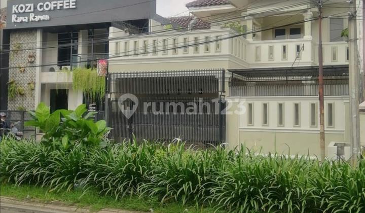 Rumah luas 2 lantai strategis siap huni di jl utama galaxy Bekasi 2