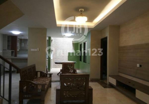 Dijual Rumah Bukit Indah Sukajadi 2 Lantai Siap Huni