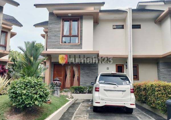 Disewakan Rumah Mewah Asri 2 Lantai Di Villa Panbil 1