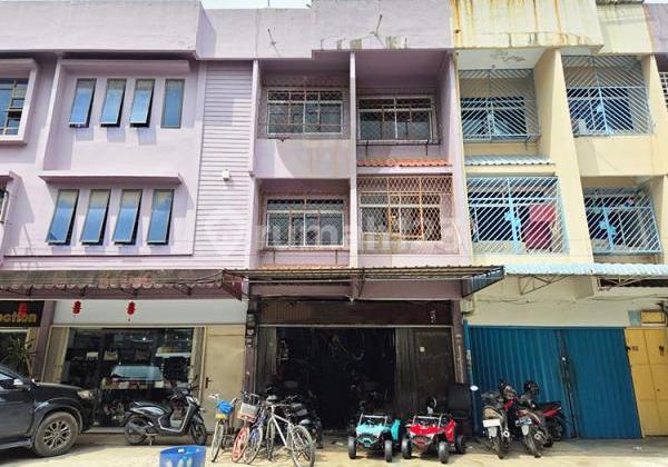 For Sale: Shop House in Bumi Indah Complex, Nagoya 1