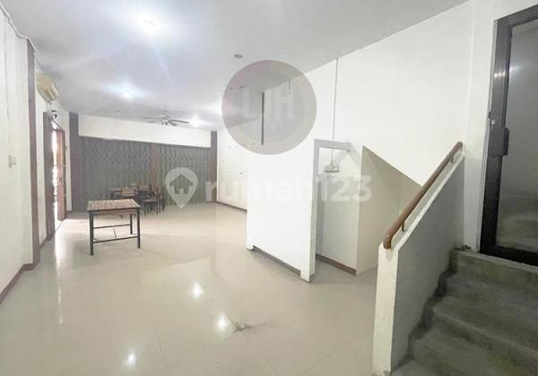 2-Story Ready-to-Use Shop House in Tunas Regency 2