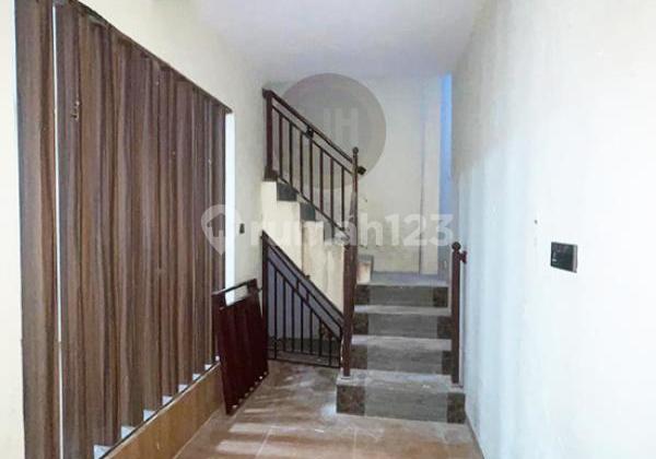 foto lainnya dijual rumah tengah kota siap