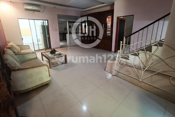 Dijual Rumah di Puri Casablanca 2 Lantai