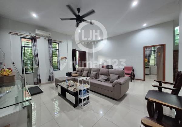 For Sale: Two-Story Villa Marina House