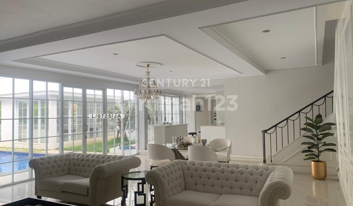 Rumah Luxury dengan American Classic Style di Kbp Bandung